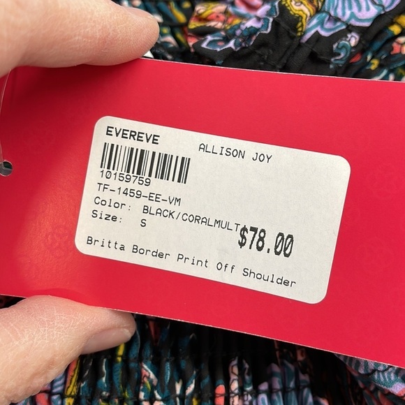 Evereve Allison Joy NWT Britta Border Print Off Shoulder Top Size Small - Picture 10 of 12